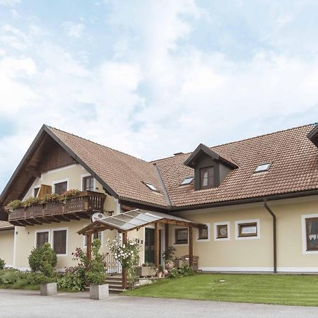 Landhof Lazarus Hotel Mooskirchen Eksteriør billede
