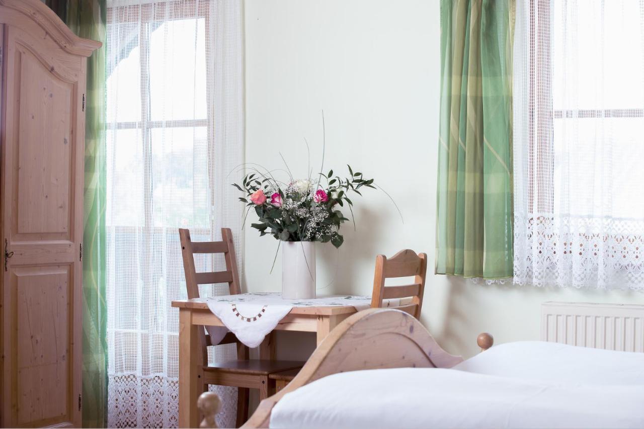 Landhof Lazarus Hotel Mooskirchen Eksteriør billede