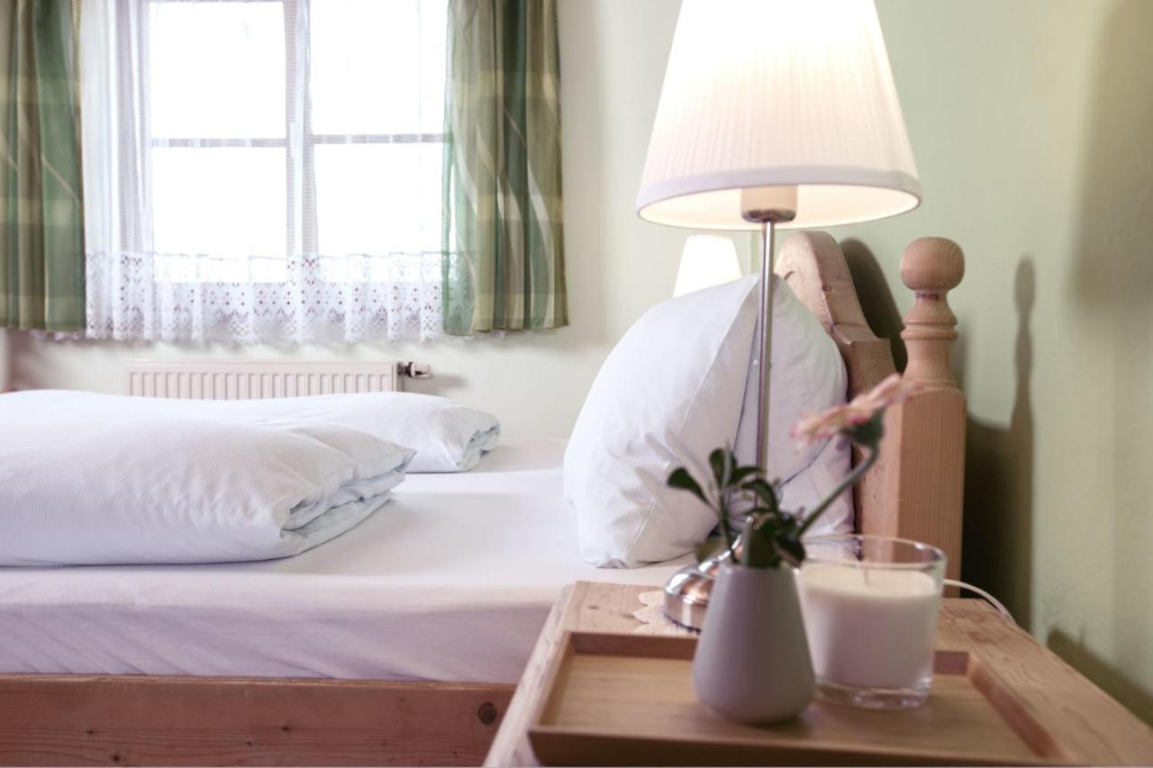 Landhof Lazarus Hotel Mooskirchen Eksteriør billede